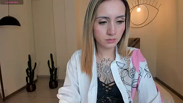 MollySundersX online show from January 17, 8:45 pm