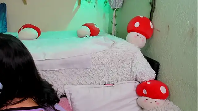 Snapshot of MiaaRose chatting on November 26, 5:03 pm MiaaRose online show from November 26, 5:03 pm