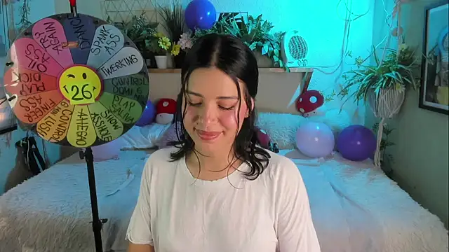 Snapshot of MiaaRose chatting on December 4, 7:11 pm MiaaRose online show from December 4, 7:11 pm