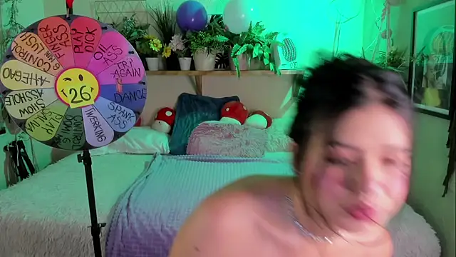 Snapshot of MiaaRose chatting on December 5, 5:20 pm MiaaRose online show from December 5, 5:20 pm