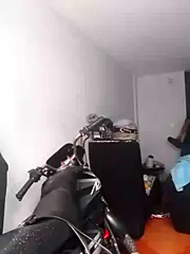 Snapshot of Felipesilv5 chatting on March 23, 1:15 pm Felipesilv5 online show from March 23, 1:15 pm