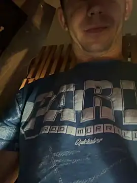 Snapshot of czruz chatting on May 24, 8:19 am czruz online show from May 24, 8:19 am