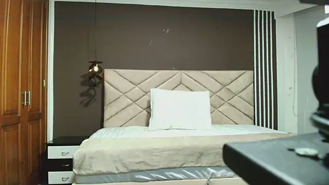 Snapshot of Raquel_jones chatting on January 20, 11:24 am Raquel jones online show from January 20, 11:24 am