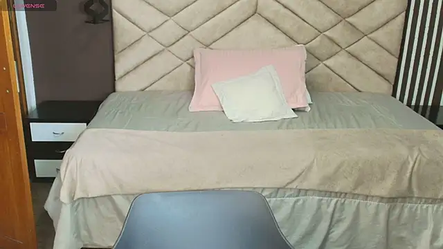 Snapshot of Raquel_jones chatting on March 5, 11:49 am Raquel jones online show from March 5, 11:49 am