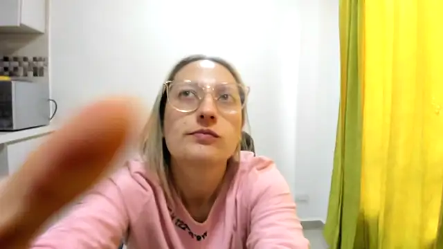 Adele johnsonn1 online show from December 17, 6:31 pm