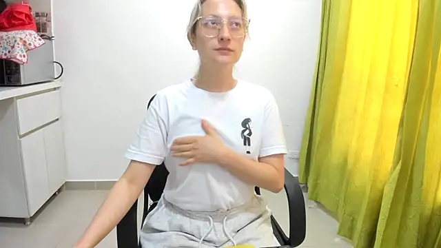 Adele johnsonn1 online show from March 18, 2:59 pm