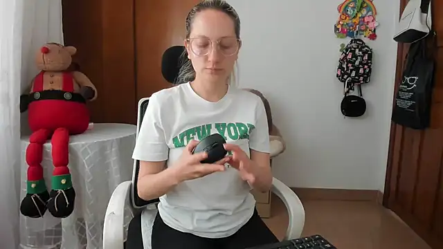Snapshot of Adele_johnsonn1 chatting on May 28, 7:44 pm Adele johnsonn1 online show from May 28, 7:44 pm