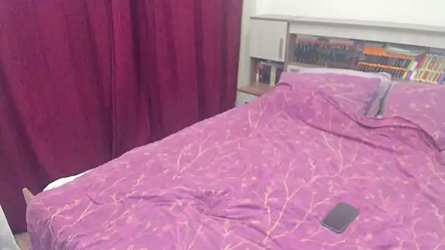 Snapshot of LianaMiller88 chatting on April 5, 8:39 pm LianaMiller88 online show from April 5, 8:39 pm