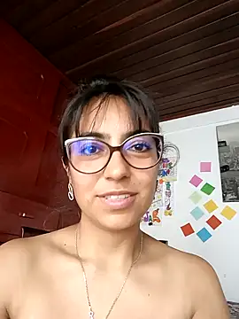 Isabellaa22 1 online show from December 5, 7:28 pm