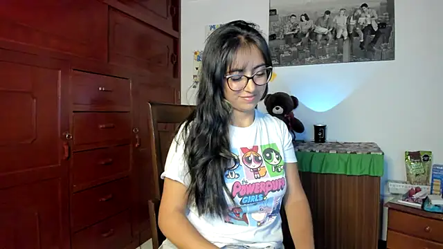 Isabellaa22 1 online show from January 3, 11:44 pm