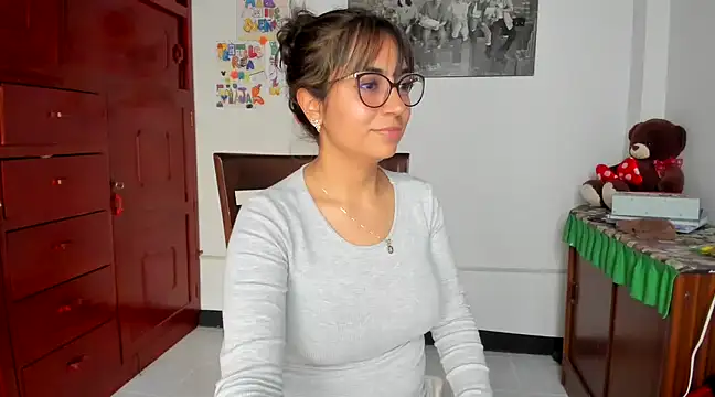 Isabellaa22 1 online show from February 6, 8:34 pm