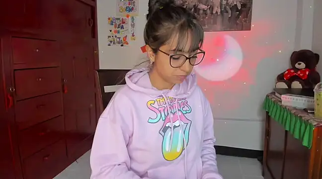 Isabellaa22 1 online show from February 7, 12:39 pm