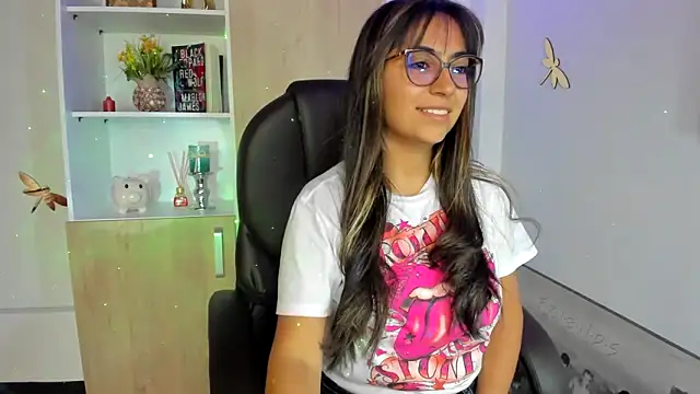 Isabellaa22 1 online show from February 24, 1:53 pm