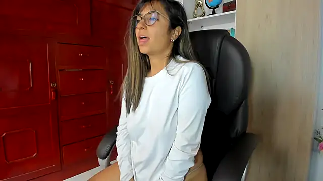 Isabellaa22 1 online show from June 7, 3:27 pm