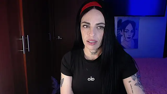 violett honney online show from December 3, 5:37 am