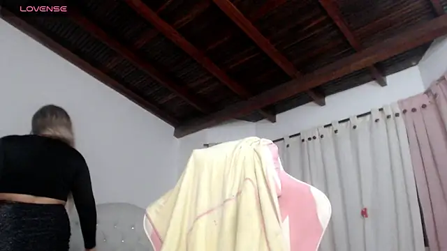 Snapshot of milk_cow_ chatting on October 7, 6:21 am milk cow  online show from October 7, 6:21 am