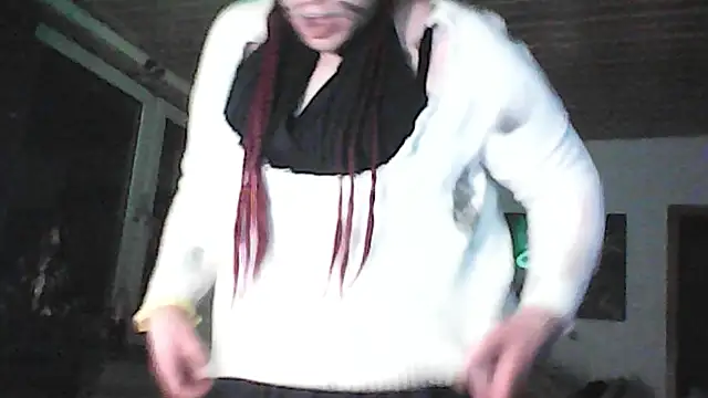 Snapshot of Family666Zombie chatting on June 12, 9:14 pm Family666Zombie online show from June 12, 9:14 pm