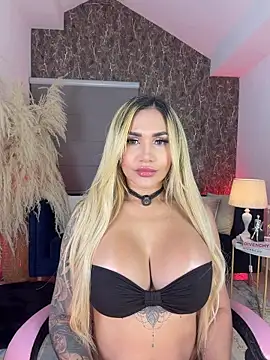 Snapshot of Celestemilan chatting on July 30, 8:08 pm Celestemilan online show from July 30, 8:08 pm