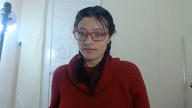 Snapshot of lunazulsj chatting on June 19, 1:04 pm lunazulsj online show from June 19, 1:04 pm