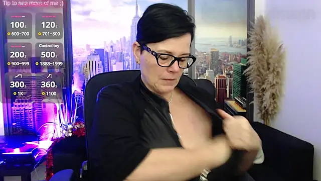 Snapshot of ninarandmann chatting on December 16, 4:49 pm ninarandmann online show from December 16, 4:49 pm