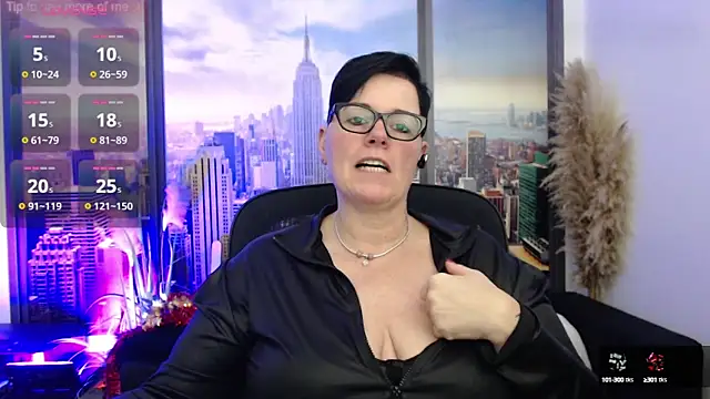 Snapshot of ninarandmann chatting on December 17, 4:43 pm ninarandmann online show from December 17, 4:43 pm