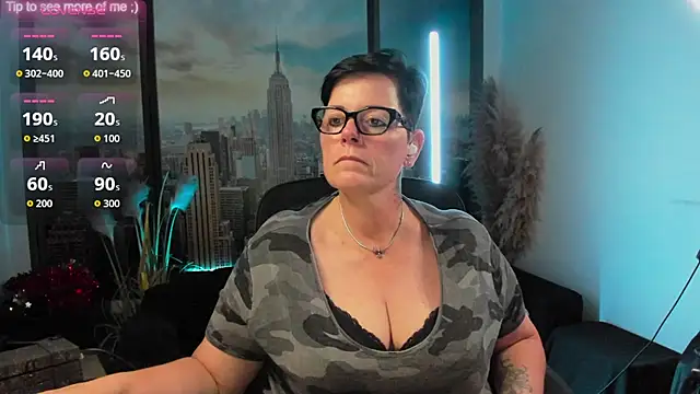 Snapshot of ninarandmann chatting on October 5, 4:27 pm ninarandmann online show from October 5, 4:27 pm