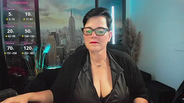 Snapshot of ninarandmann chatting on October 7, 4:59 pm ninarandmann online show from October 7, 4:59 pm