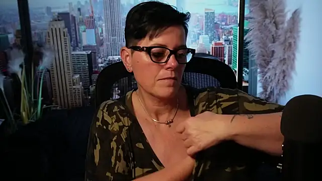 ninarandmann online show from November 12, 7:35 pm