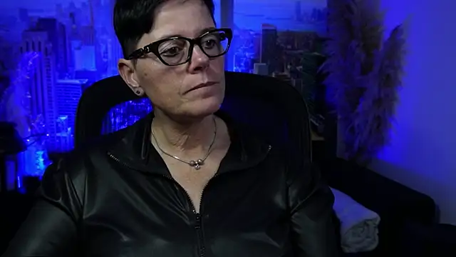 ninarandmann online show from December 13, 8:04 pm