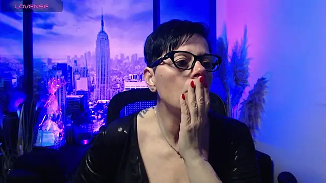 ninarandmann online show from April 30, 4:46 pm
