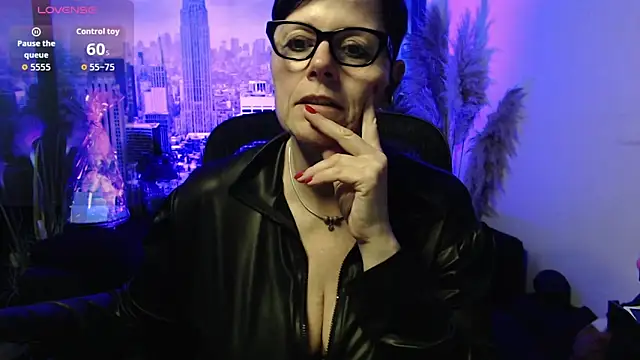 ninarandmann online show from May 4, 5:31 pm