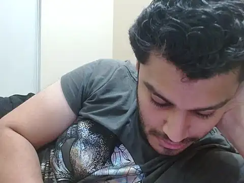 robintoit online show from November 30, 4:05 am