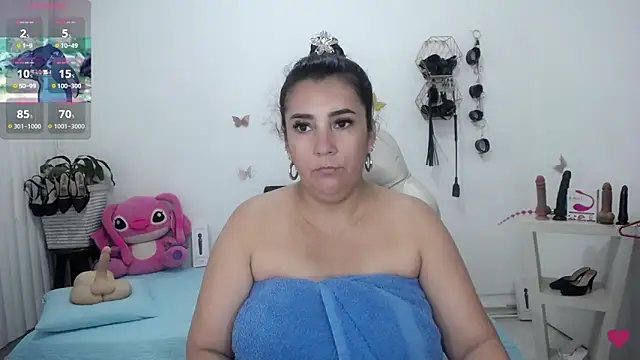 Snapshot of mom_hot__ chatting on May 27, 4:48 pm mom hot online show from May 27, 4:48 pm