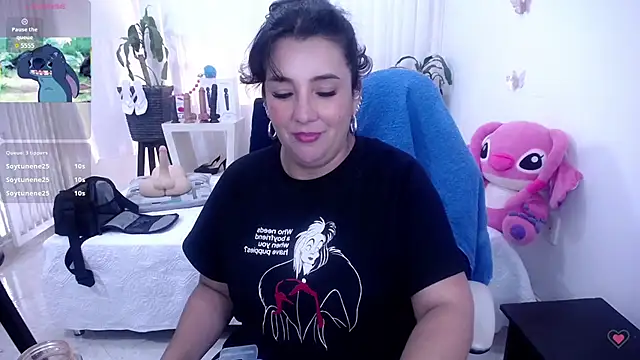 mom hot   online show from July 5, 9:00 pm