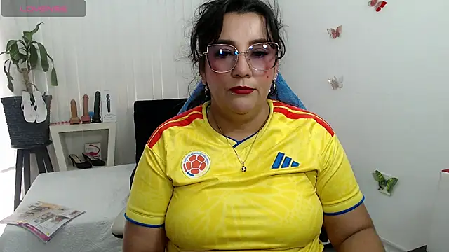 mom hot   online show from July 30, 8:41 pm