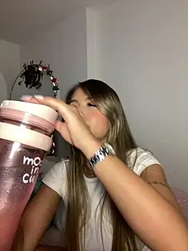  laura 02 online show from December 12, 12:38 am