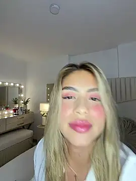  laura 02 online show from February 19, 11:34 pm