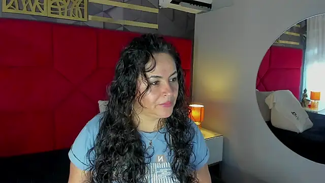 Snapshot of hanny_milf chatting on May 5, 11:40 am hanny milf online show from May 5, 11:40 am