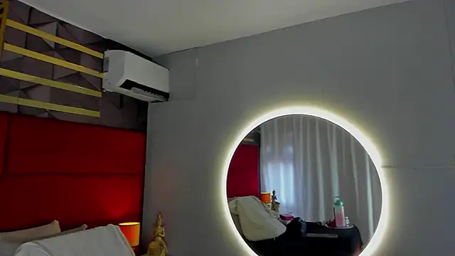 Snapshot of hanny_milf chatting on May 8, 12:10 pm hanny milf online show from May 8, 12:10 pm