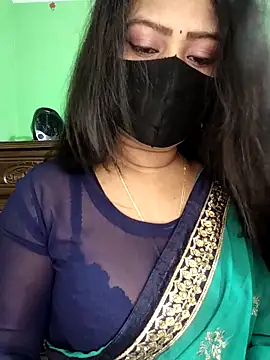 Idhika Paul online show from March 7, 7:00 pm