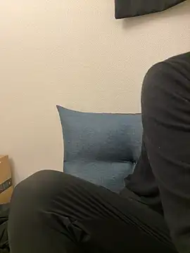 Snapshot of -mirai- chatting on February 3, 12:25 pm -mirai- online show from February 3, 12:25 pm