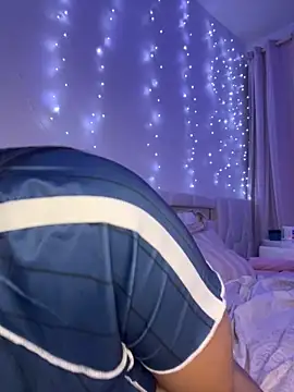 Snapshot of kamila_french chatting on December 13, 10:26 pm kamila french online show from December 13, 10:26 pm