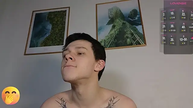 Snapshot of R1mmo__ chatting on March 19, 5:41 am R1mmo   online show from March 19, 5:41 am