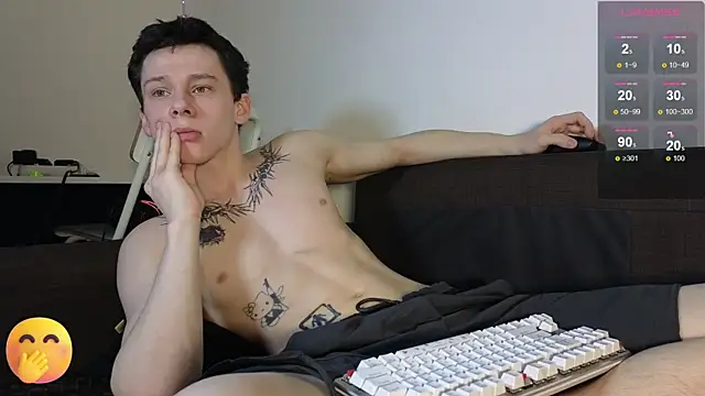 Snapshot of R1mmo__ chatting on March 20, 12:22 pm R1mmo   online show from March 20, 12:22 pm