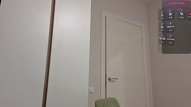 Snapshot of R1mmo__ chatting on September 16, 7:48 pm R1mmo   online show from September 16, 7:48 pm