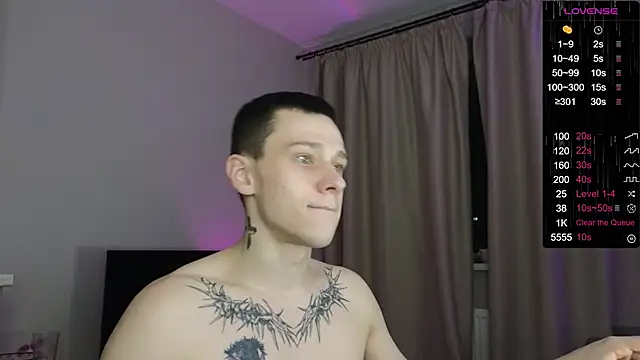 Snapshot of R1mmo__ chatting on October 11, 8:18 pm R1mmo   online show from October 11, 8:18 pm