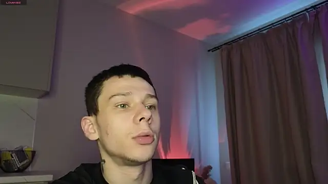 Snapshot of R1mmo__ chatting on October 27, 8:40 am R1mmo   online show from October 27, 8:40 am