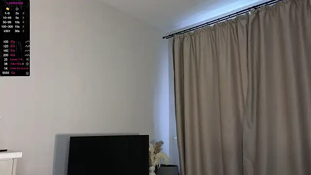 Snapshot of R1mmo__ chatting on October 29, 8:38 am R1mmo   online show from October 29, 8:38 am