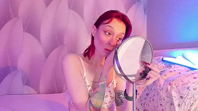 Snapshot of CrystalRey chatting on March 14, 5:05 am CrystalRey online show from March 14, 5:05 am