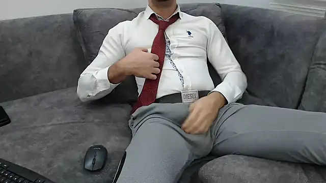 Snapshot of Naughtb0y chatting on November 25, 11:05 pm Naughtb0y online show from November 25, 11:05 pm